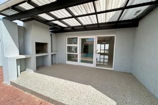 3 Bedroom Property for Sale in Bloubergrant Western Cape